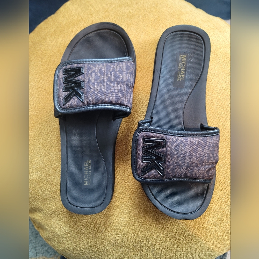 Michael Kors Slide Sandals Monogram Brown/black Womens Size 7